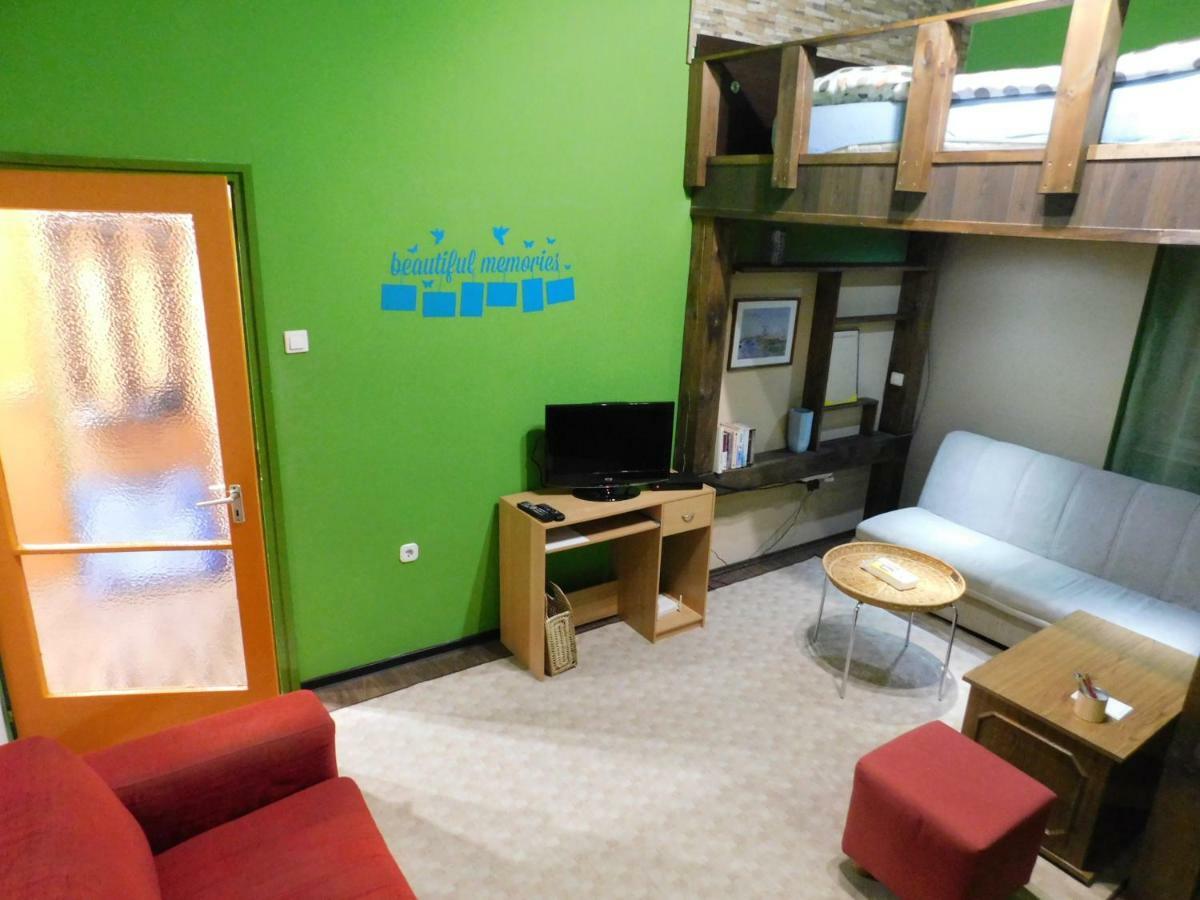 Koermend Lakas Apartment Luaran gambar